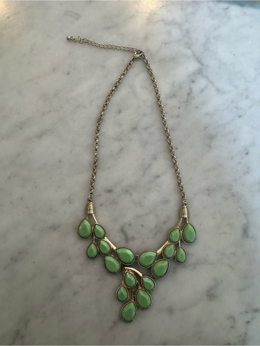 Green Teardrop Bib Necklace - Elegant Women's Jewelry